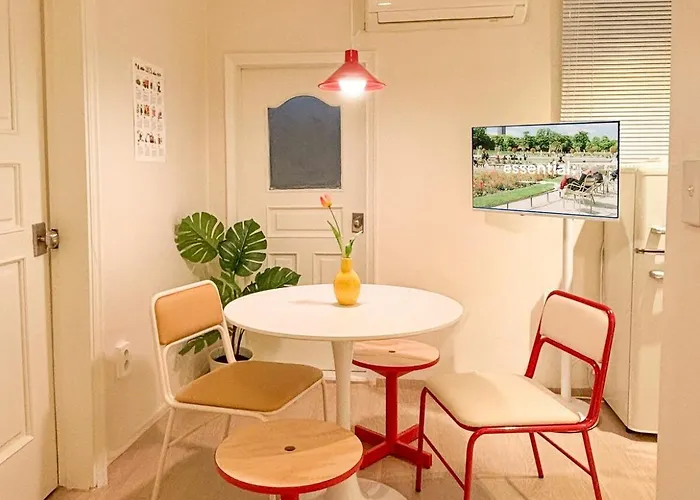 Cozy Colorful Near Hongdae And Airport Line For Up To 6 Guests With Luggage Storage * Séoul